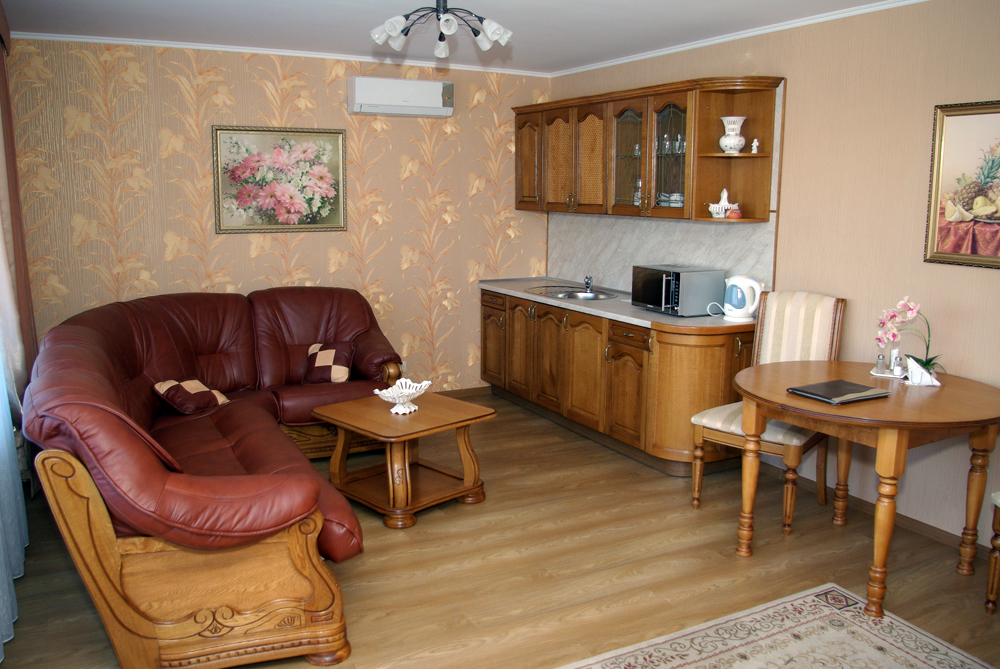 Kitchen and dining room.